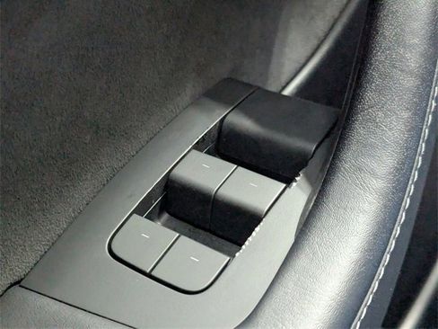 Used 2023 Tesla Model 3 Standard Range image 16