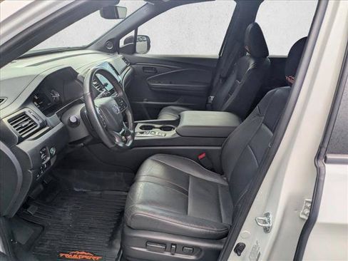 Certified 2025 Honda Passport TrailSport image 15