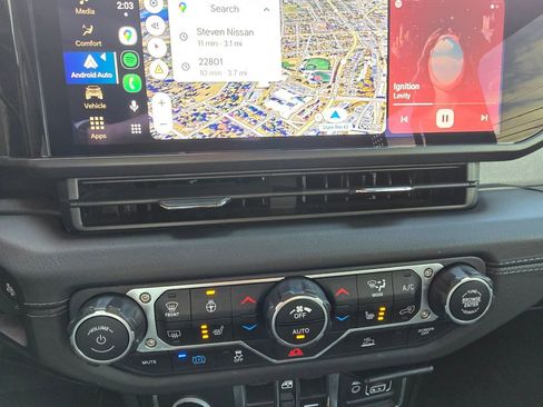 Used 2024 Jeep Wrangler Unlimited Sahara image 12