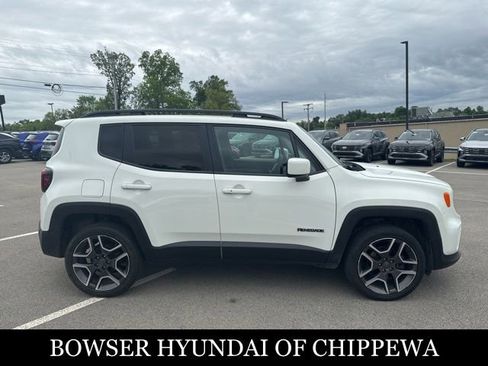 Used 2020 Jeep Renegade Latitude w/ UConnect 8.4 Nav Group AWD/4WD image 8