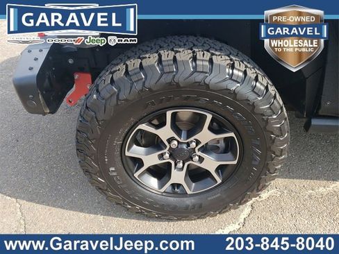 Used 2018 Jeep Wrangler Unlimited Rubicon w/ Cold Weather Group image 6