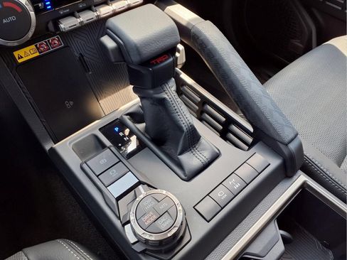 Used 2026 Toyota 4Runner TRD Off-Road Premium AWD/4WD image 19