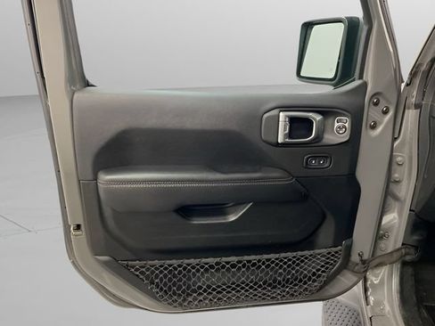 Used 2021 Jeep Wrangler Unlimited Sahara w/ Uconnect 4C Nav & Sound Group AWD/4WD image 23
