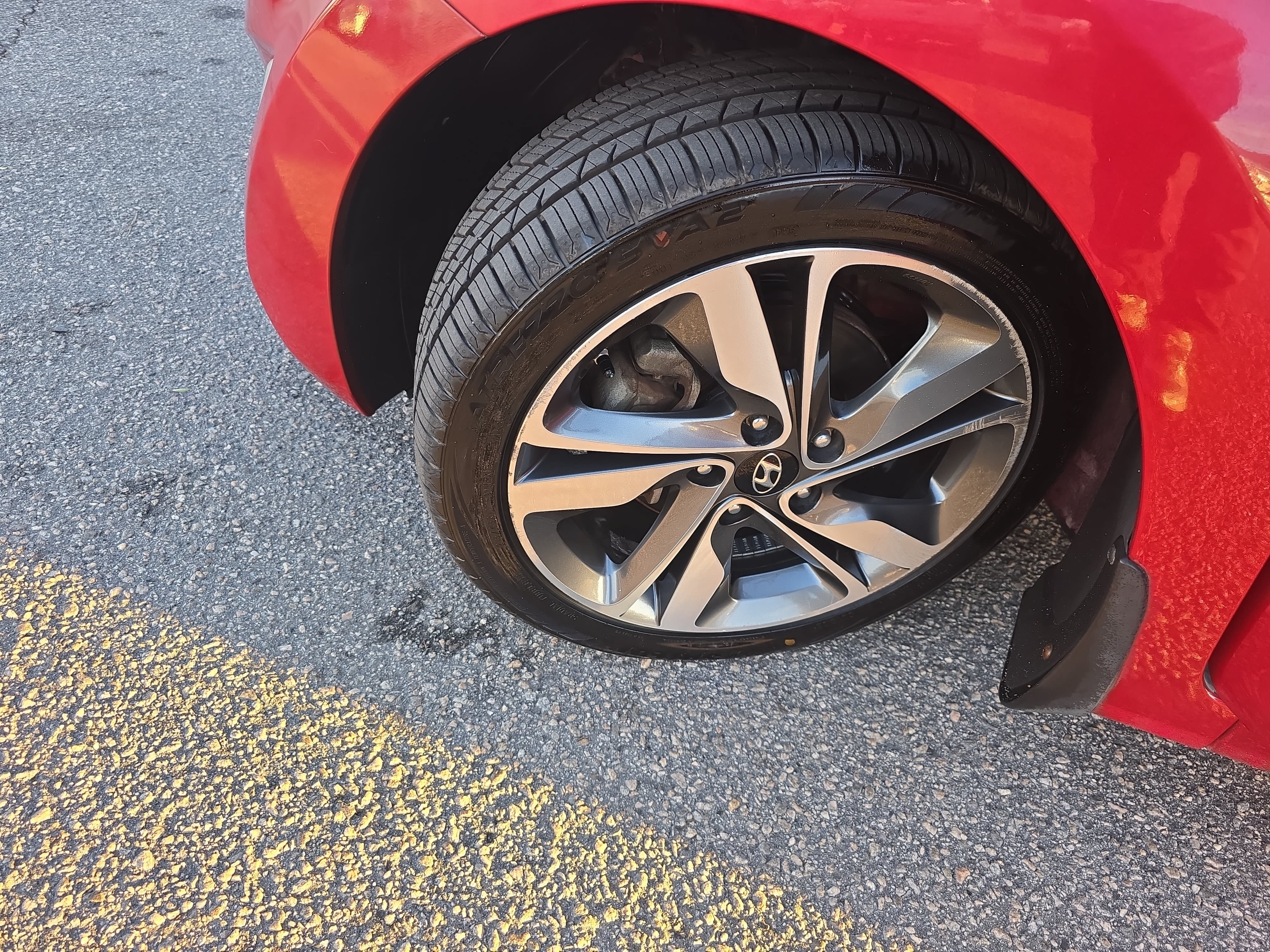 Used 2015 Hyundai Elantra Limited FWD image 31