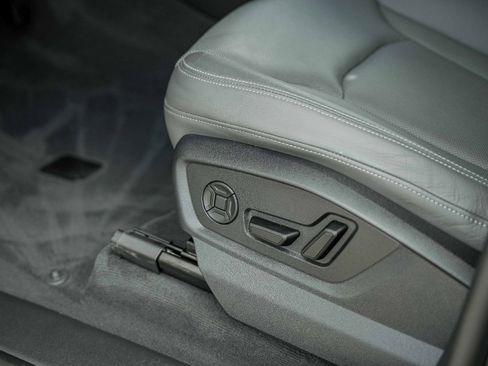 Certified 2024 Audi Q8 Premium Plus w/ Premium Plus Package image 24