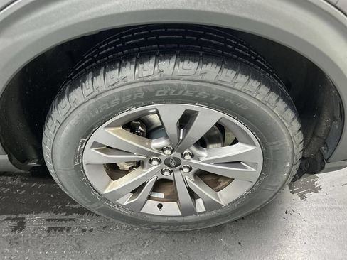 Used 2022 Ford Explorer XLT w/ Equipment Group 202A AWD/4WD image 8