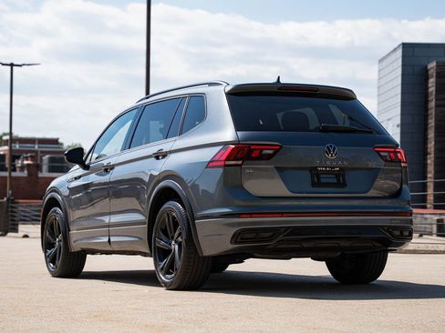 Certified 2023 Volkswagen Tiguan SE R-Line FWD image 5