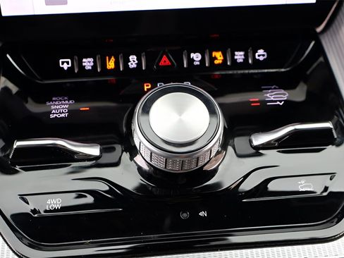 Used 2023 Jeep Grand Wagoneer 4WD image 31