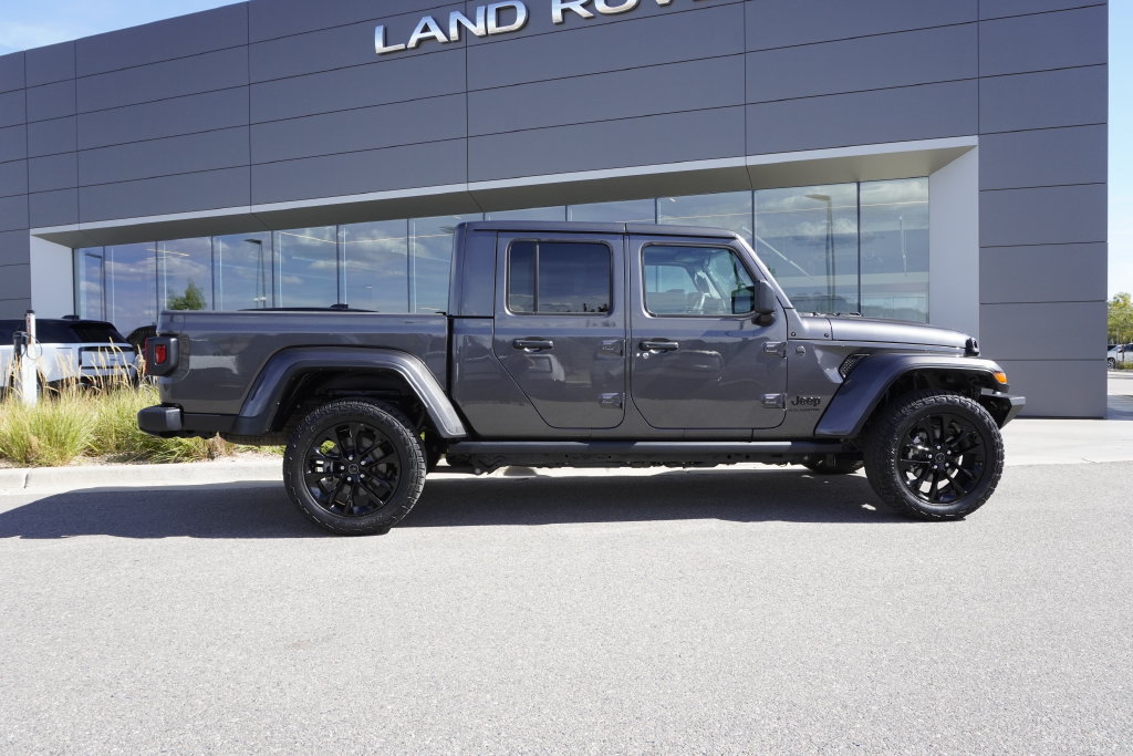 Used 2025 Jeep Gladiator Sport AWD/4WD image 7