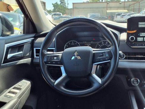 Used 2024 Mitsubishi Outlander SE FWD image 12