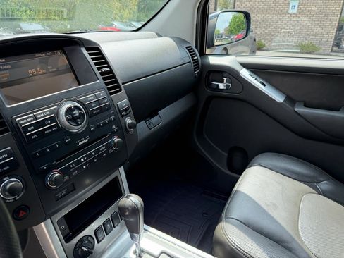 Used 2012 Nissan Pathfinder Silver AWD/4WD image 11