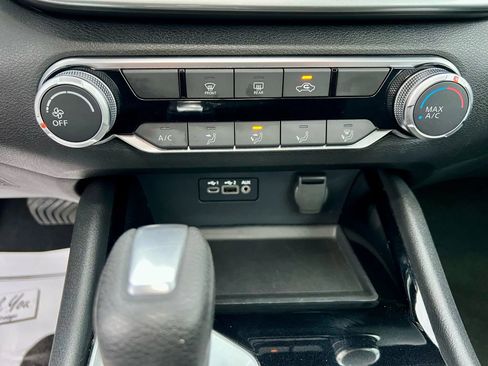 Used 2024 Nissan Altima 2.5 SV image 31