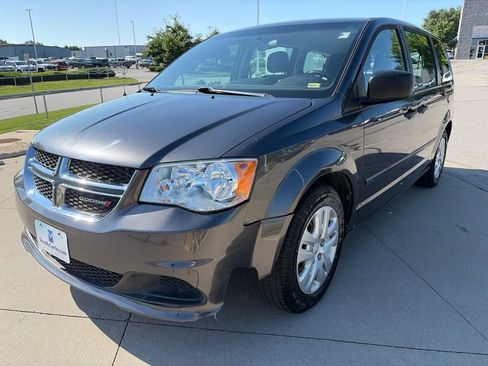 Used 2016 Dodge Grand Caravan American Value Package FWD image 4