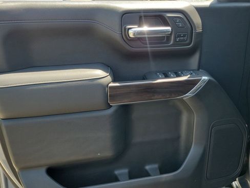 Used 2021 GMC Sierra 1500 SLT w/ SLT Convenience Package AWD/4WD image 19
