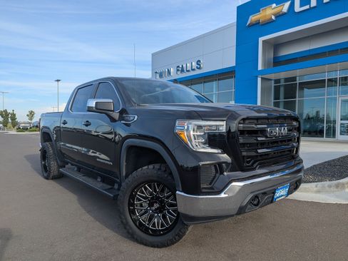 Used 2019 GMC Sierra 1500 SLE w/ SLE Convenience Package AWD/4WD image 1