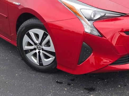 Used 2016 Toyota Prius Four image 3