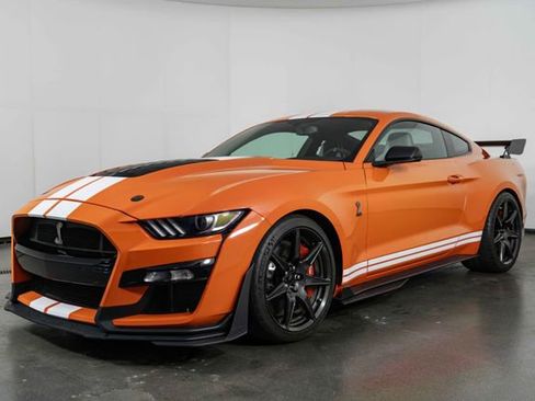 Used 2022 Ford Mustang Shelby GT500 w/ Carbon Fibre Track Pack image 4