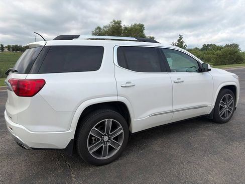 Used 2018 GMC Acadia Denali AWD/4WD image 4