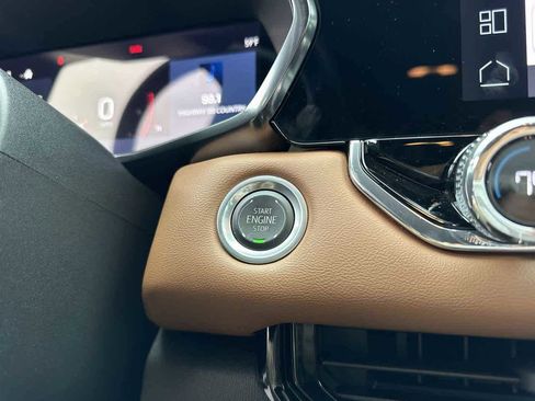 Used 2024 GMC Canyon AT4 w/ Technology Package image 25