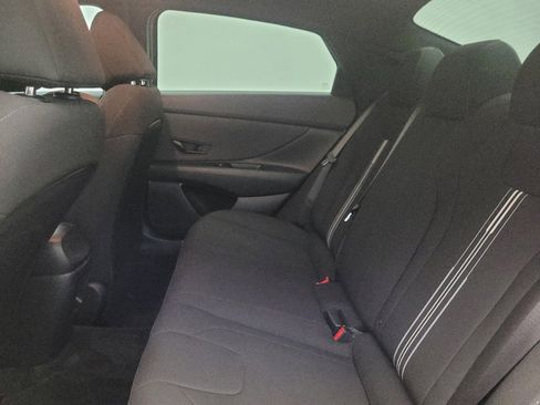 Used 2025 Hyundai Elantra Sport FWD image 18