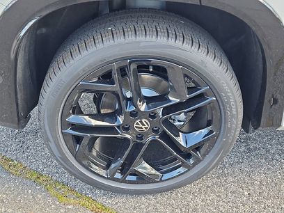 New 2026 Volkswagen Tiguan SE R-Line