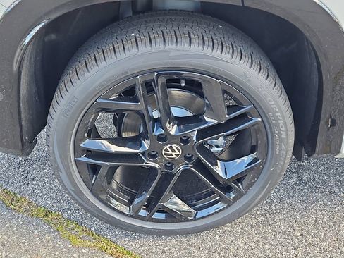 New 2026 Volkswagen Tiguan SE R-Line AWD/4WD image 4