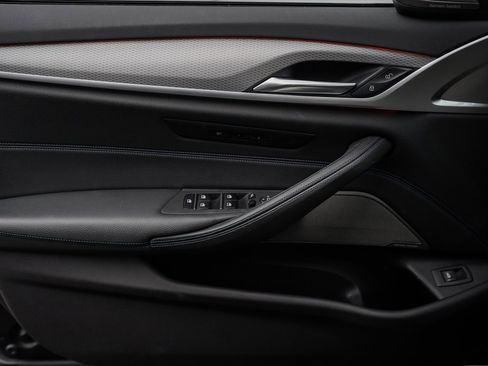 Used 2019 BMW 540i xDrive w/ M Sport Package image 36