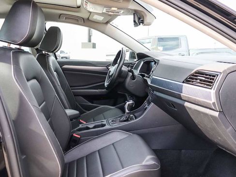 Certified 2024 Volkswagen Jetta SE image 14