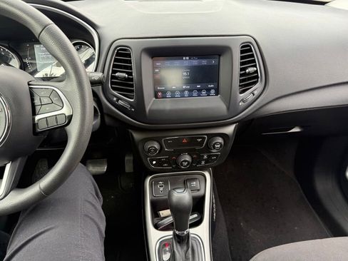 Used 2021 Jeep Compass Sport FWD image 9