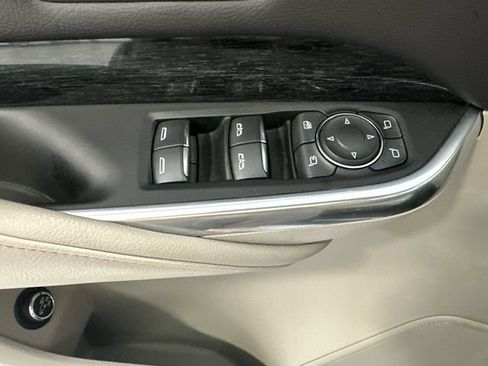 Used 2021 Cadillac XT4 Premium Luxury w/ Sun And Sound Package AWD/4WD image 23