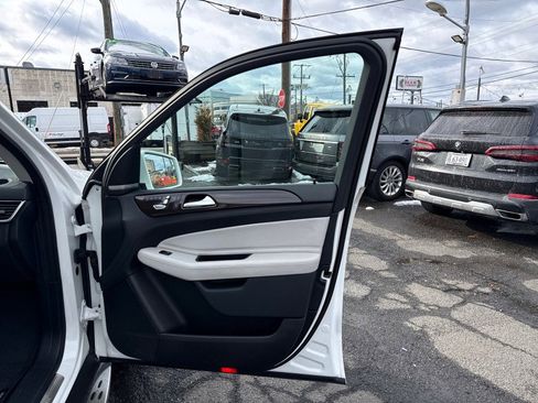 Used 2016 Mercedes-Benz GLE 400 4MATIC image 11