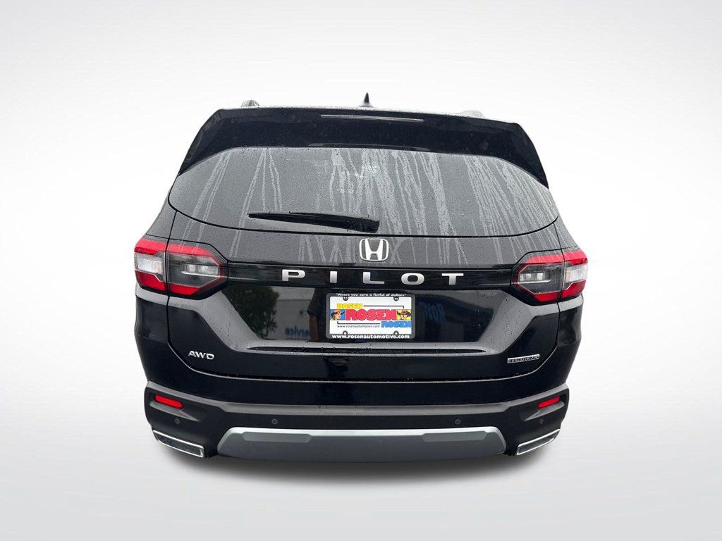 Certified 2026 Honda Pilot Touring image 4