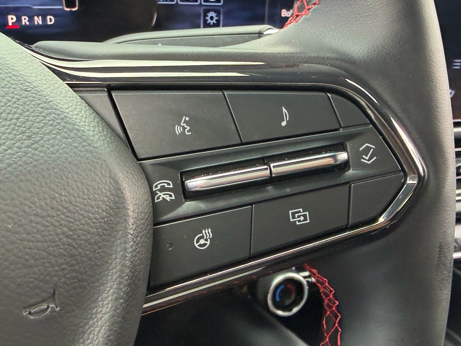 Used 2024 Chevrolet Equinox EV RS FWD image 28