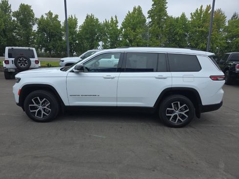 Used 2023 Jeep Grand Cherokee L Limited w/ Trailer Tow Group (B) AWD/4WD image 2