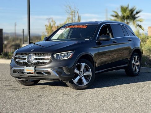 Used 2022 Mercedes-Benz GLC 300 4MATIC image 2
