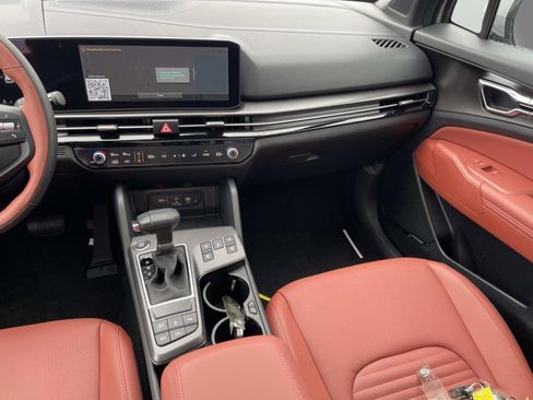 New 2026 Kia Sportage SX FWD image 15