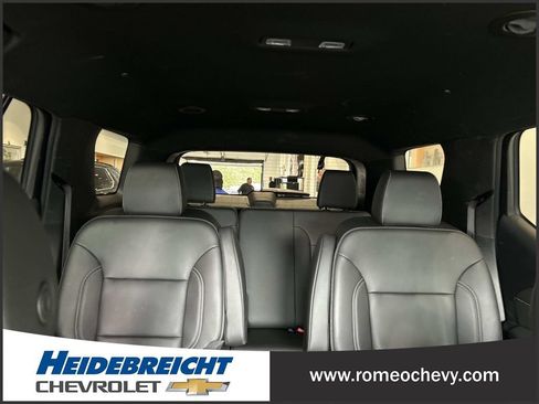 Certified 2023 Chevrolet Traverse LT w/ LT Premium Package AWD/4WD image 38
