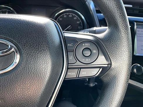 Used 2019 Toyota Camry LE image 20