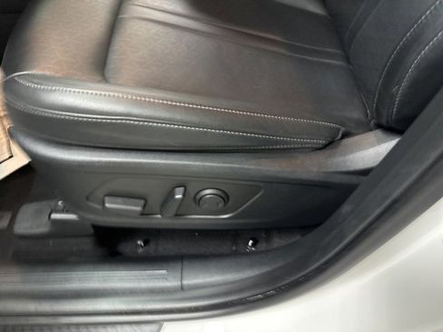 Used 2023 Kia Sorento EX image 18