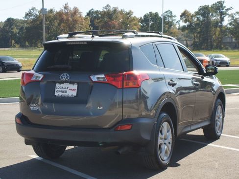Used 2014 Toyota RAV4 LE image 13