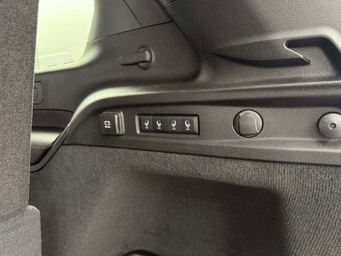 New 2025 Jeep Grand Cherokee L Overland image 38