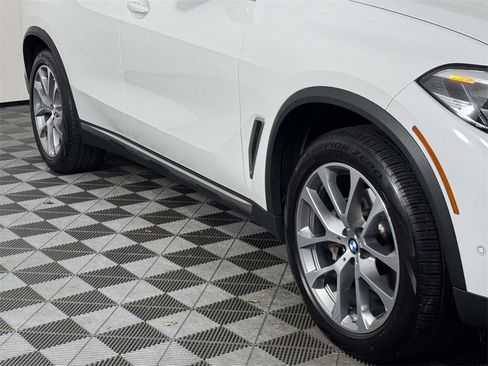 Used 2023 BMW X5 xDrive40i w/ Premium Package image 12
