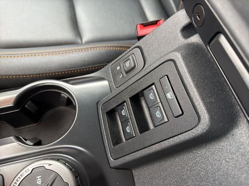 Used 2024 Ford Bronco Badlands image 36