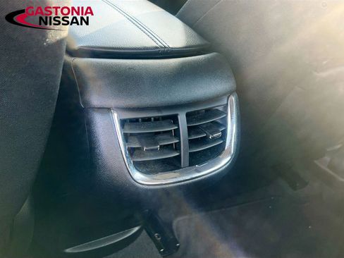 Used 2024 Chevrolet Malibu LT image 35