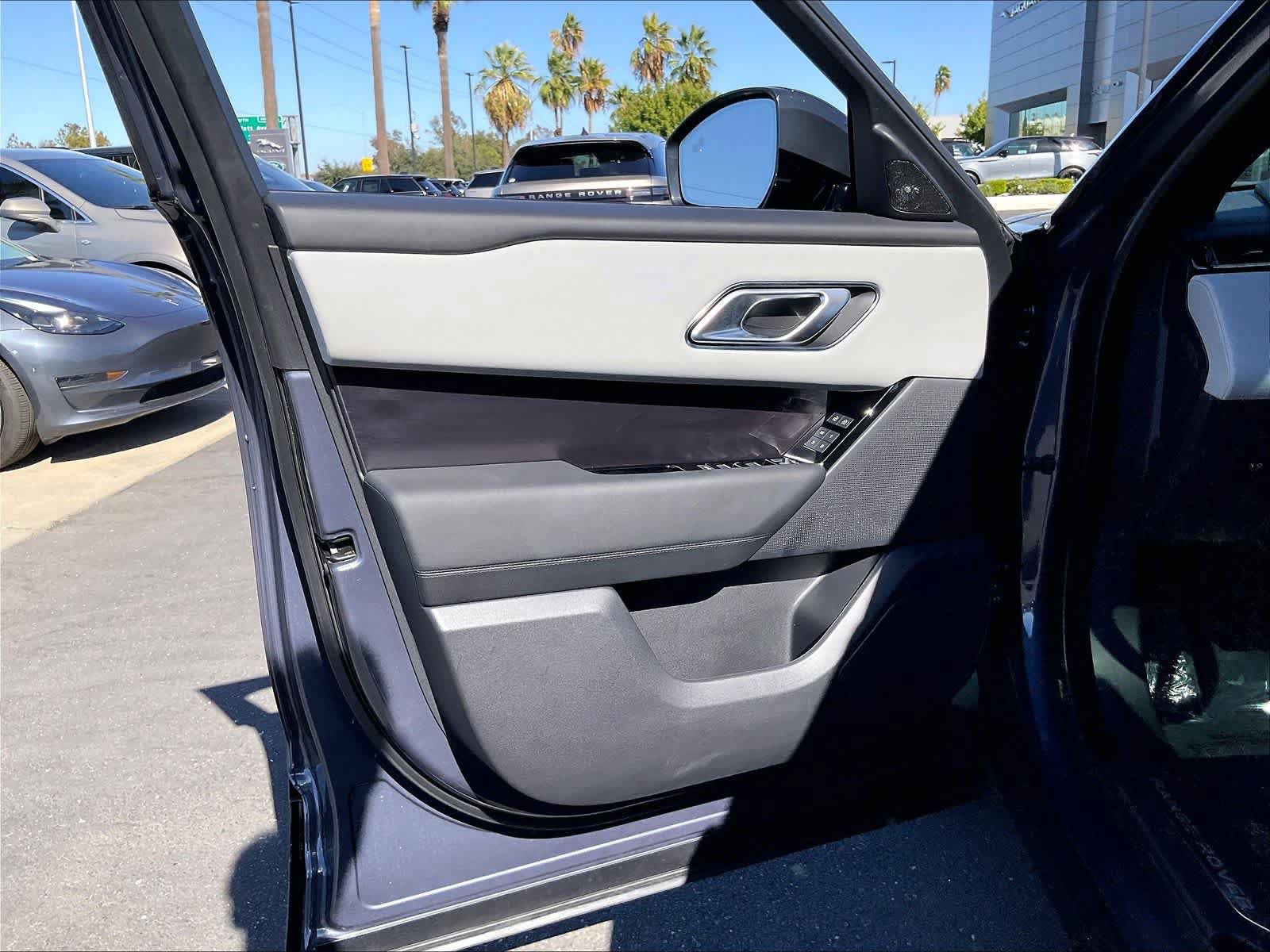 Used 2026 Land Rover Range Rover Velar Dynamic SE AWD/4WD image 26