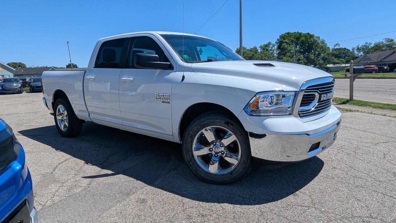 Used 2021 RAM 1500 Classic SLT RWD image 9