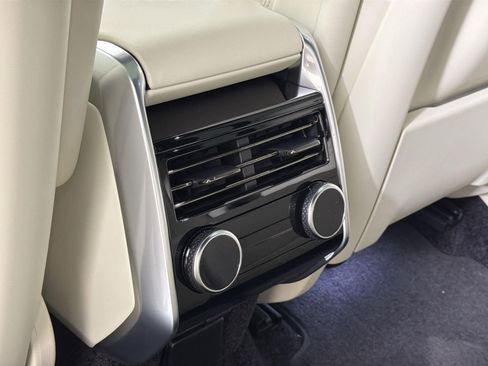 New 2026 Land Rover Range Rover Long Wheelbase SE image 27