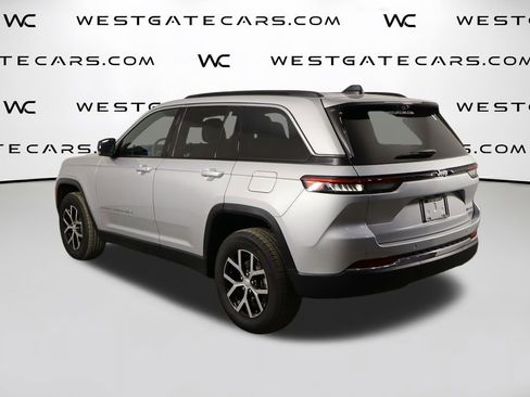Used 2024 Jeep Grand Cherokee Limited w/ Luxury Tech Group II RWD image 52