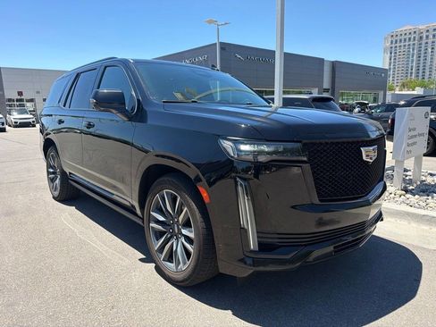 Used 2021 Cadillac Escalade Sport w/ Driver Assist Tech Package AWD/4WD image 3