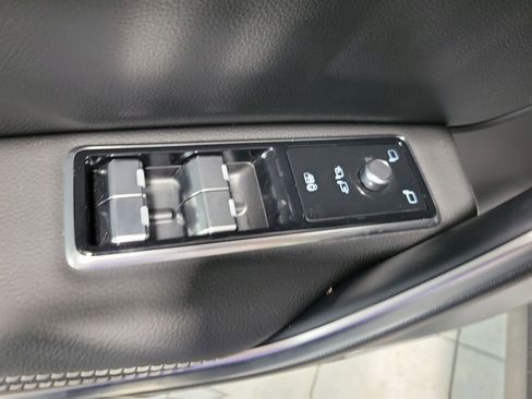 Used 2025 Jaguar F-PACE R-Dynamic S image 33